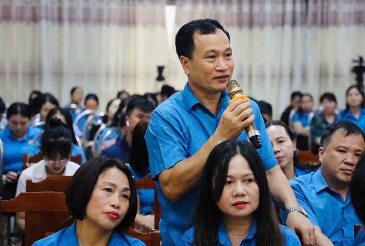 Dai bieu phat bieu tai hoi nghi. Anh: Ai Chi.