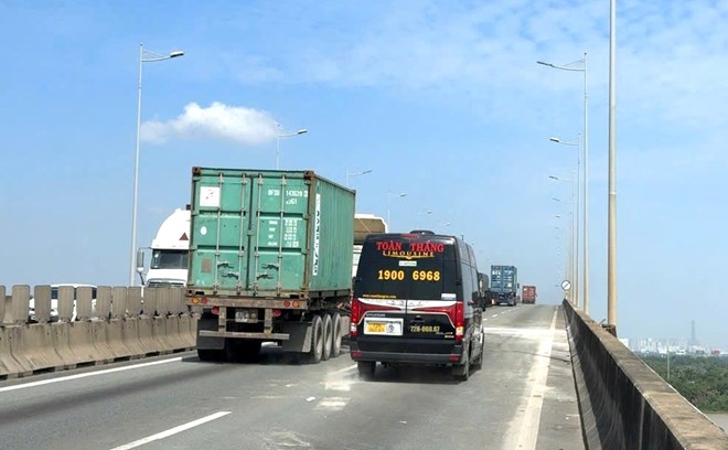 The repair of the Long Thanh bridge expansion joints on the Ho Chi Minh City - Long Thanh - Dau Giay Expressway was completed on the morning of July 25. Photo: VEC-E