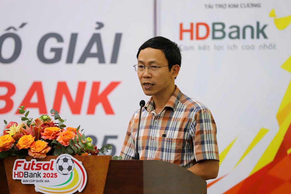 Ong Nguyen Minh Chau - Pho Tong Thu ki Lien doan bong da Viet Nam phat bieu. Anh: VFF