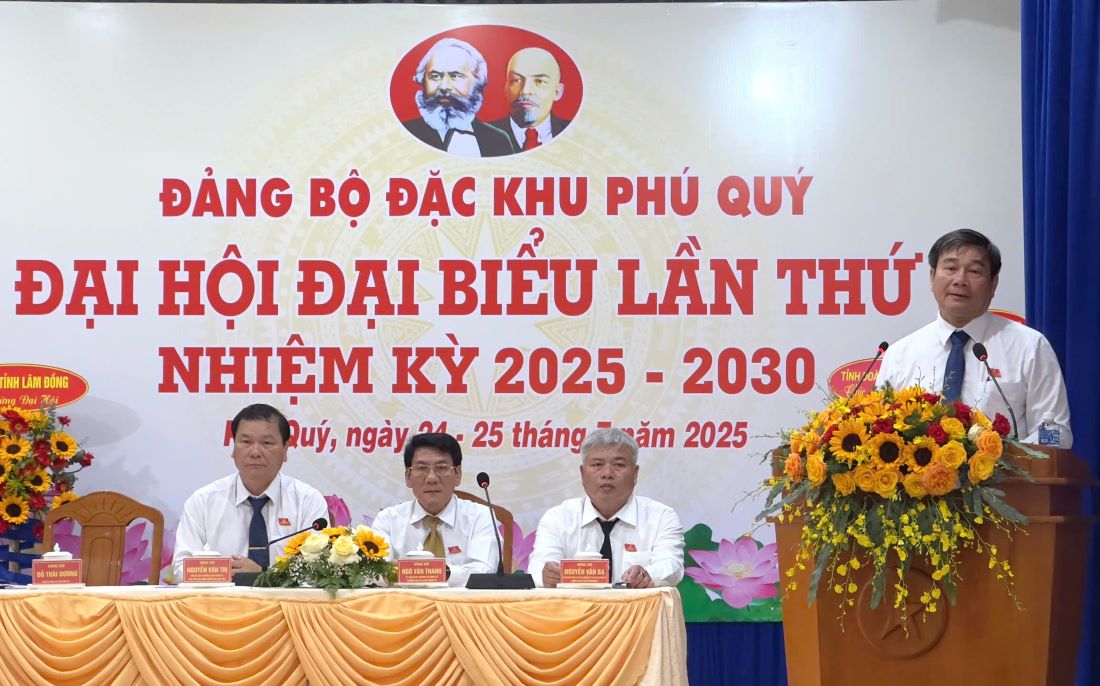 Ong Do Thai Duong, Bi thu Dac khu Phu Quy phat bieu tai Dai hoi. Anh: Pham Duy