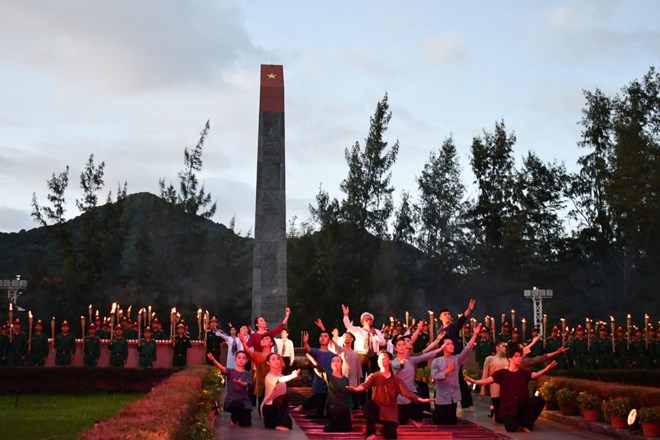 Un programa de musica solemne celebrado en Con Dao. Foto: Comite Popular del Distrito Con Dao (antiguo)