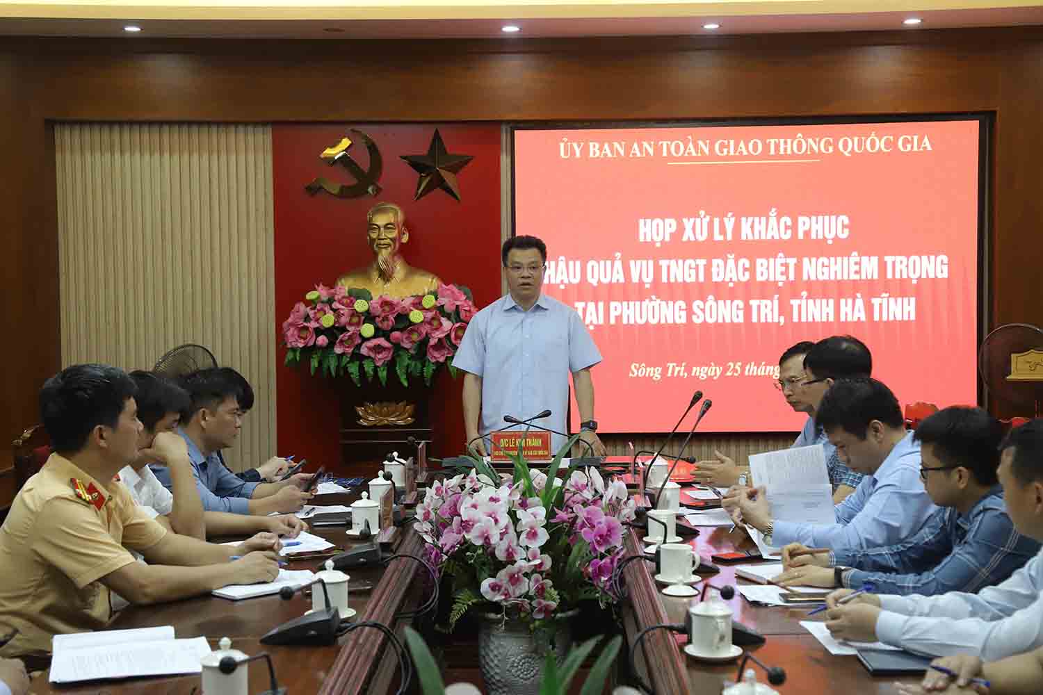 Cuoc lam viec lien quan den vu tai nan. Anh: Vu Tuan.