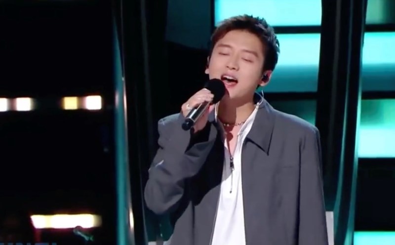 Vuong Hong Hao once defeated Phuong My Chi at Sing! Asia 2025. Photo: Cut from video