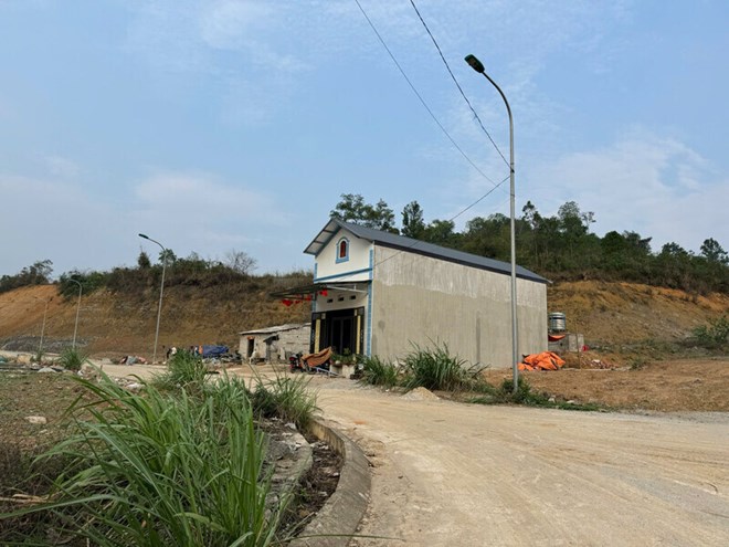 Du an mo rong khu tai dinh cu Hoang Van Thu (thi tran Dong Dang, huyen Cao Loc cu - nay la xa Dong Dang, tinh Lang Son) lo nhieu sai pham. Anh: Khanh Linh 