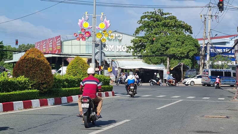 The starting point of Bac Lieu 5 Bridge is determined at the intersection of Tran Huynh - Vo Thi Sau road, Bac Lieu ward, Ca Mau province. Photo: Nhat Ho