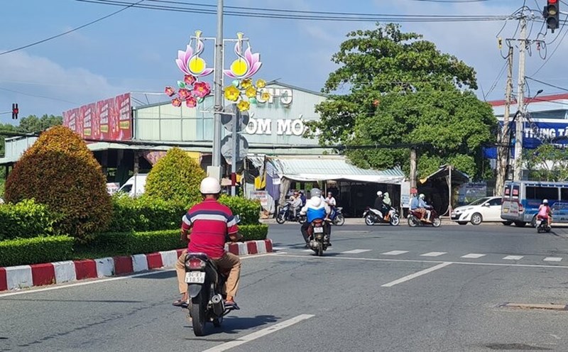The starting point of Bac Lieu 5 Bridge is determined at the intersection of Tran Huynh - Vo Thi Sau road, Bac Lieu ward, Ca Mau province. Photo: Nhat Ho