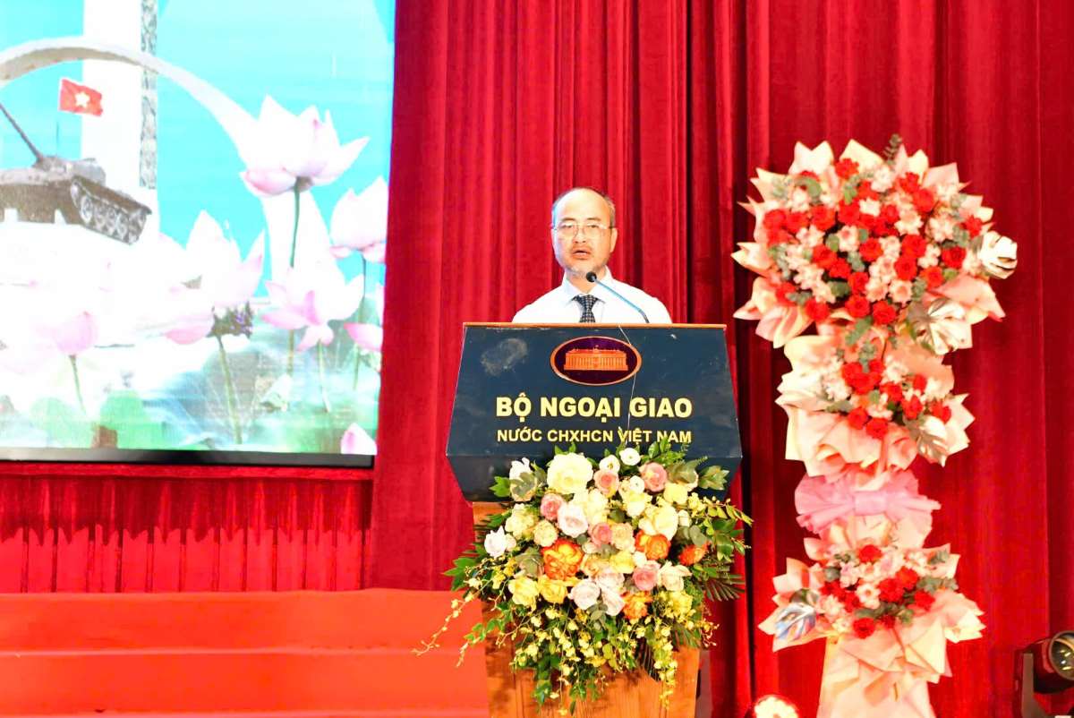 Ong Nguyen Trung Kien phat bieu. Anh: Uy ban Nha nuoc ve nguoi Viet Nam o nuoc ngoai