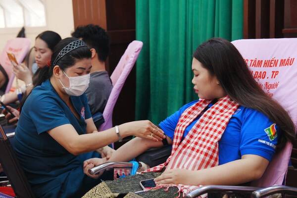 Actividades voluntarias de donacion de sangre en Binh Thanh Ward. Foto: Vietnam Patria Frente de Binh Thanh Ward