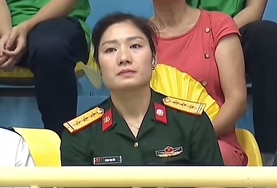 Cuu tuyen thu quoc gia Pham Thi Yen trong bo quan phuc. Anh: Cat tu video