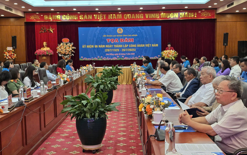 ベトナム労働組合創立96周年記念記者会見。写真:タン・ヴァン