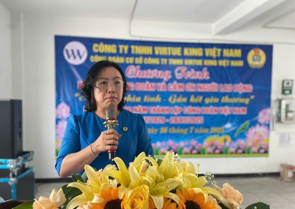Ba Thai Thu Xuong - Pho Chu tich Thuong truc Tong LDLD Viet Nam phat bieu tai chuong trinh. Anh: Dinh Trong