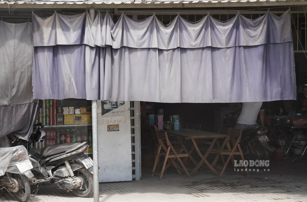 Nha dan, hang quan deu lap dat he thong chan bui.