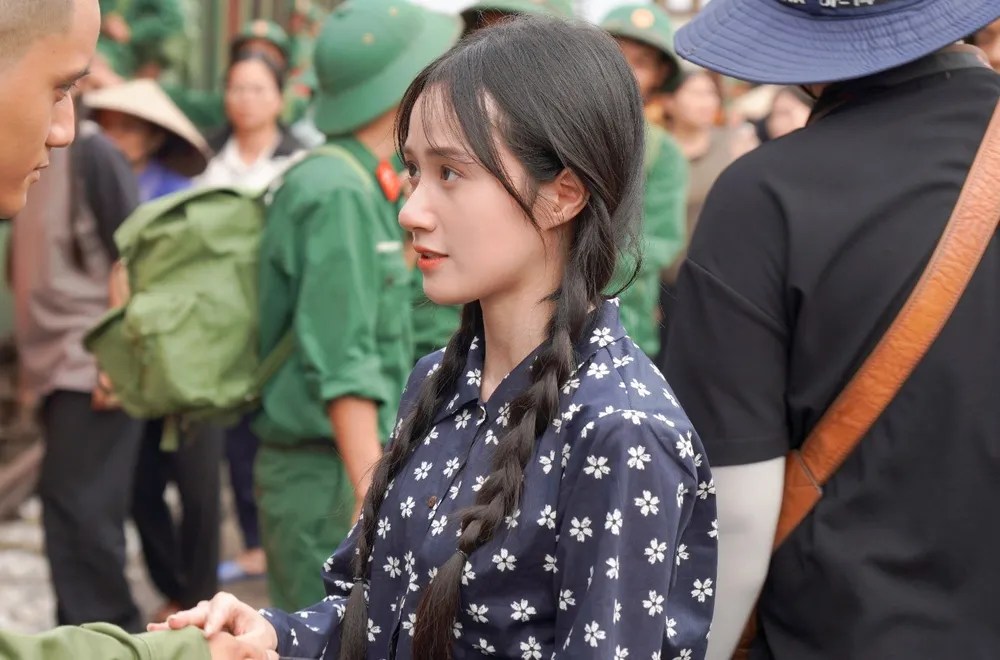 Dao Le Phuong Hoa appeared in the film "Red Rain". Photo: Provided by the manufacturer