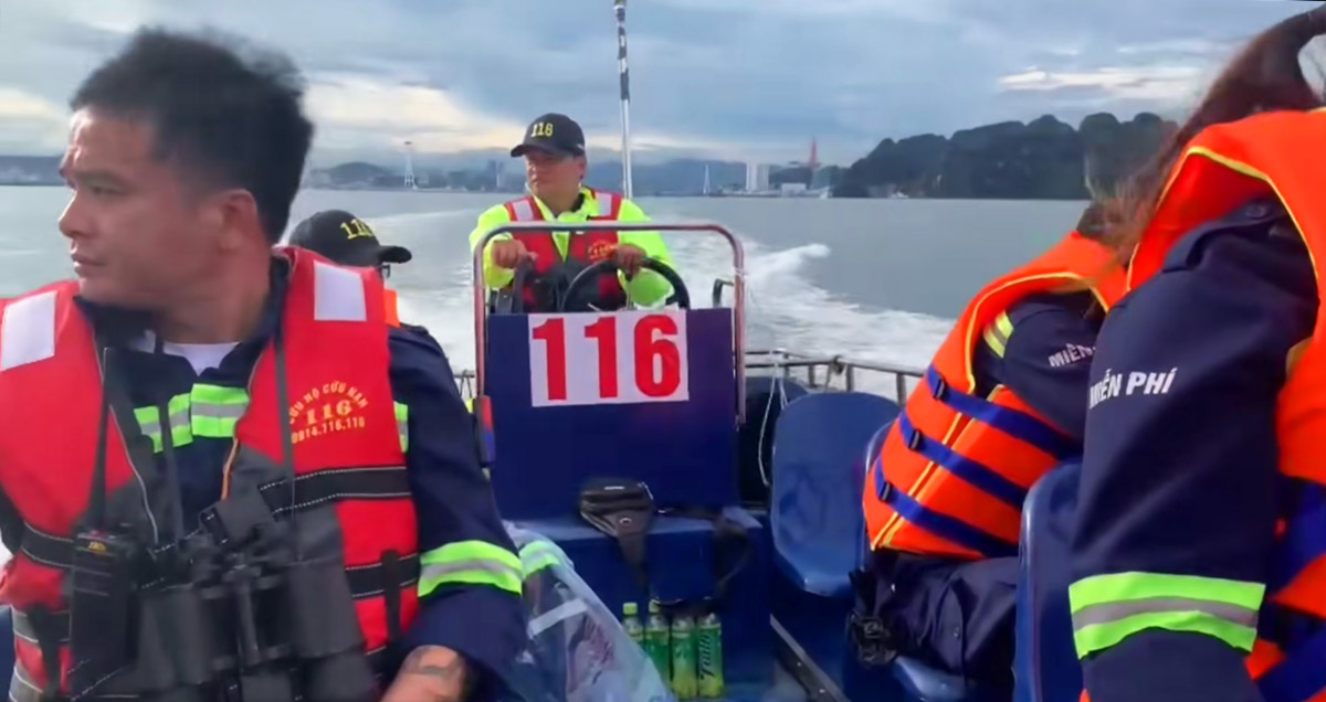 El Equipo de Rescate 116 busco a las ultimas victimas del barco turistico en Ha Long Bay. Foto: Equipo de rescate 116