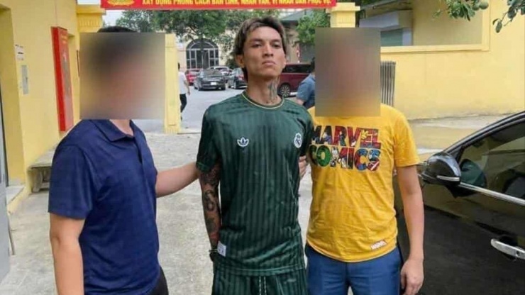 Du conducteur exces sur l'autoroute au vol de biens Binh Gold est positif a la drogue