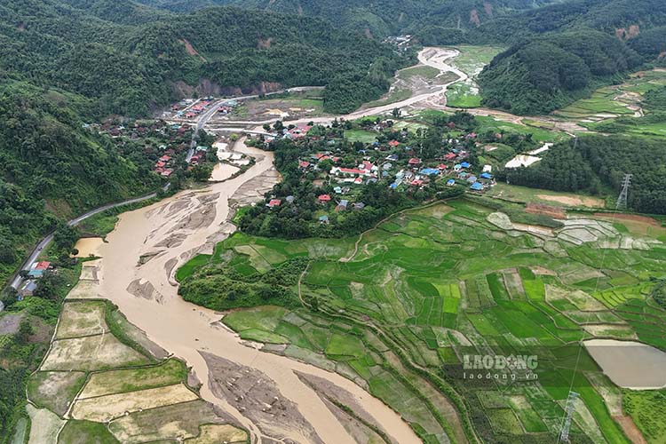 After 1 year of the historic flood, people in Muong Pon commune, Dien Bien province are still worried. Photo: Quang Dat