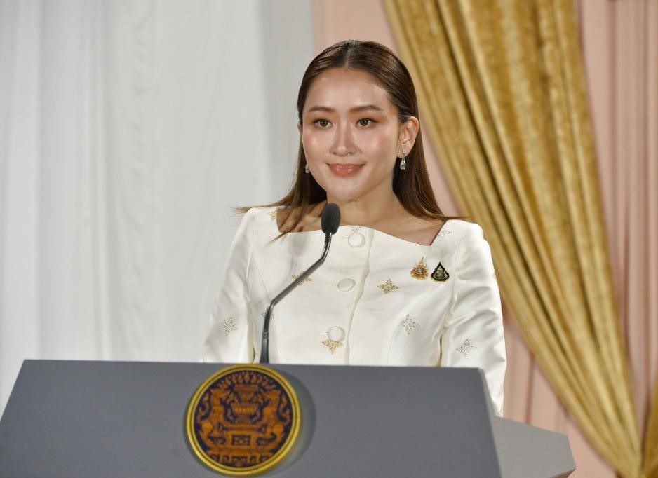 파에통탄 시나와트라 여사가 태국 총리로 임명된 직후인 2024년 8월 18일 기자 회견에서. 사진: 신화통신