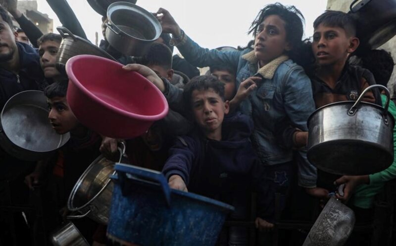 Palestinians at the aid delivery point in Gaza. Photo: Xinhua