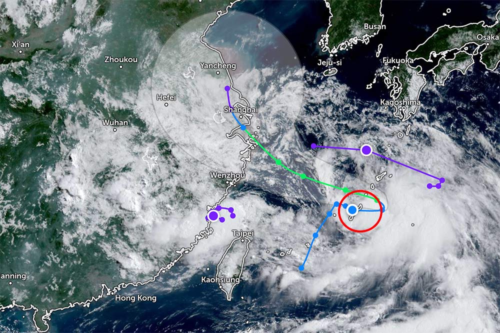 Du bao duong di va khu vuc do bo cua bao so 4 Co-may trong nhung ngay toi. Anh ve tinh: Himawari