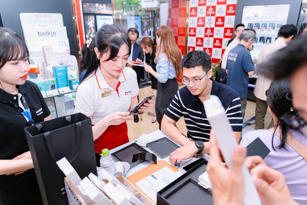 Samsung Galaxy Z Fold 7, Z Flip7 officially opened for sale at Di Dong Viet with a series of attractive incentives. Photo: Di Dong Viet