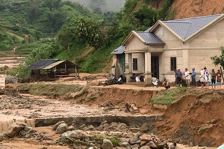 The flood swept through Pa Khom village, Muong Luan commune. Photo: Tong Chuan