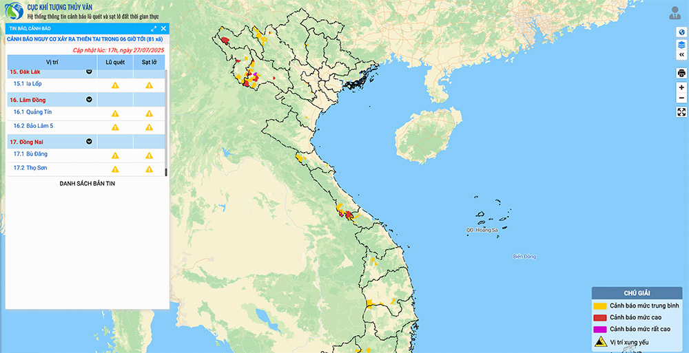 Cap nhat canh bao vao 17h ngay 27.7 cac khu vuc co nguy co xay ra thien tai trong 6 gio tiep theo. Anh: He thong thong tin canh bao lu quet va sat lo dat thoi gian thuc