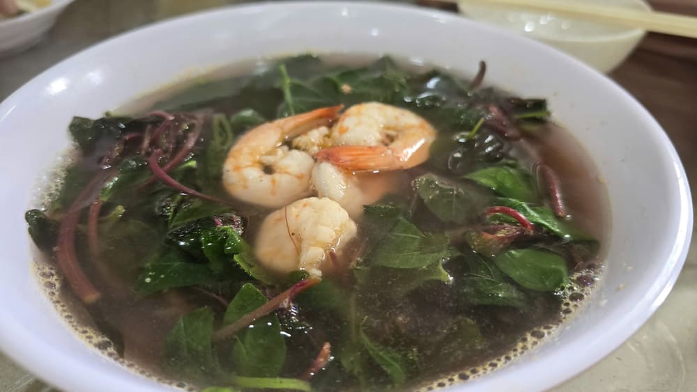 tapving fresh shrimp stew with the flavor of the Central region helps change the taste of the weekend meal. Photo: Tuan Dat