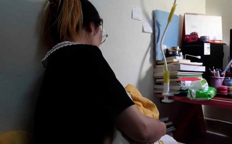 Marriage is easy when a woman gives birth alone in loneliness. Photo: Huyen Trang