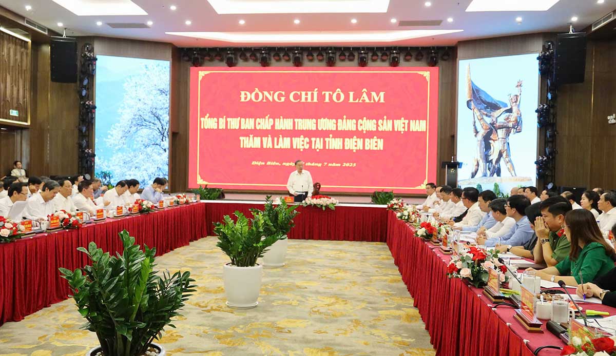 Toan canh buoi lam viec. Anh: Thanh Binh
