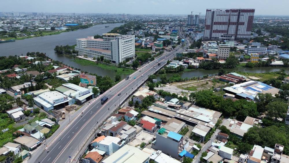 Khi hoan thanh, doan duong qua TPHCM cu se duoc mo rong len 60 m voi 10 lan xe. Anh: Anh Tu
