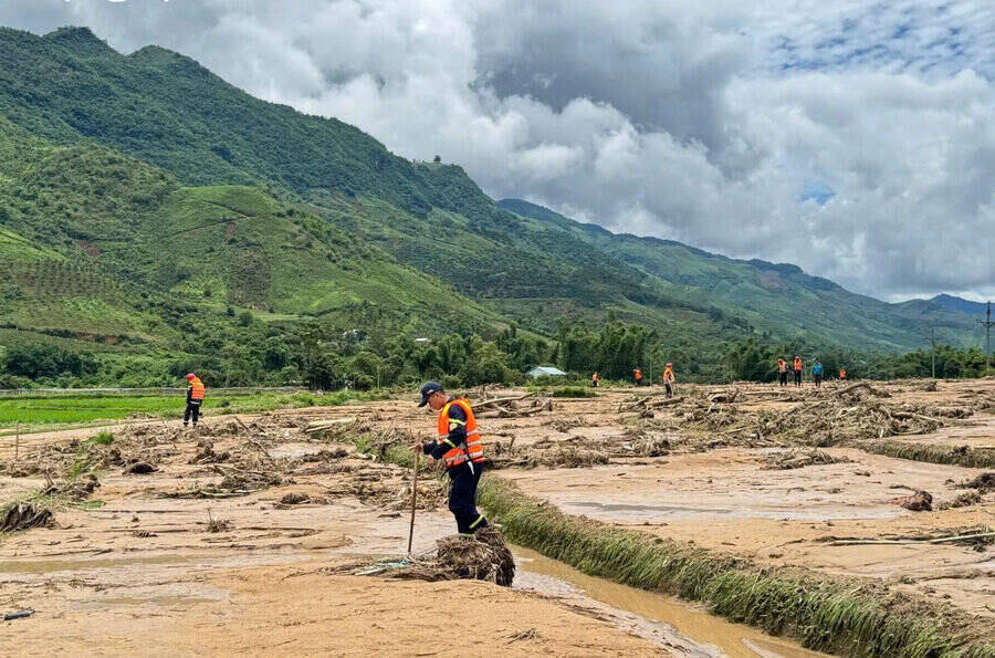 Son La省での洪水、地滑りの被害の復旧に注力。写真:Tran Long