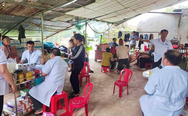 The field health station in My Ly commune (Nghe An) was urgently established after the old health station was swept away by floodwaters. Photo: Ngoc Anh