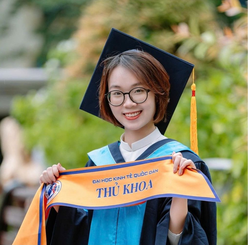 Phan Thi Thu Thuy, Thu khoa dau ra Chuong trinh Tai chinh doanh nghiep Chat luong cao K63 Dai hoc Kinh te Quoc dan. Anh: NVCC