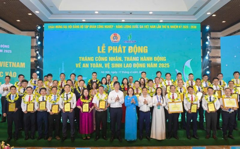 Petrovietnam Trade Union leaders praised advanced models in 2025. Photo: Petrovietnam Trade Union