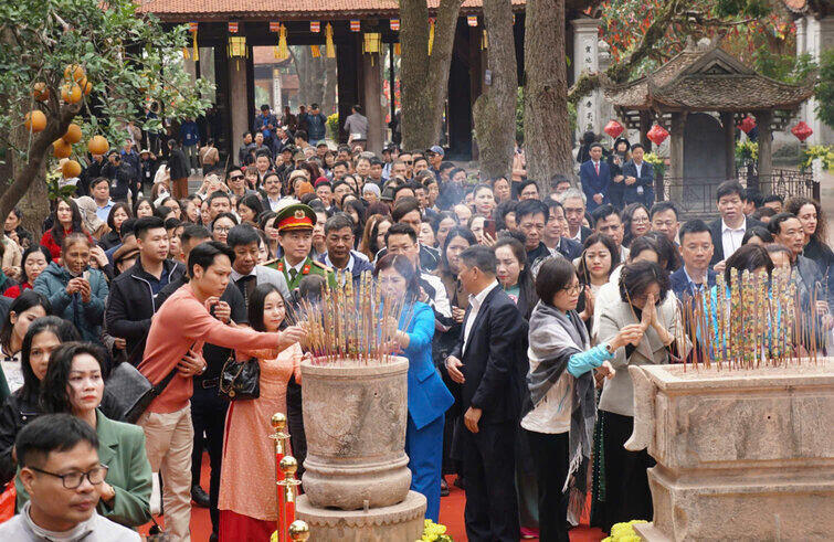Le hoi mua thu Con Son – Kiep Bac 2025, vang vong uy linh di san the gioi. Anh: Mai Huong