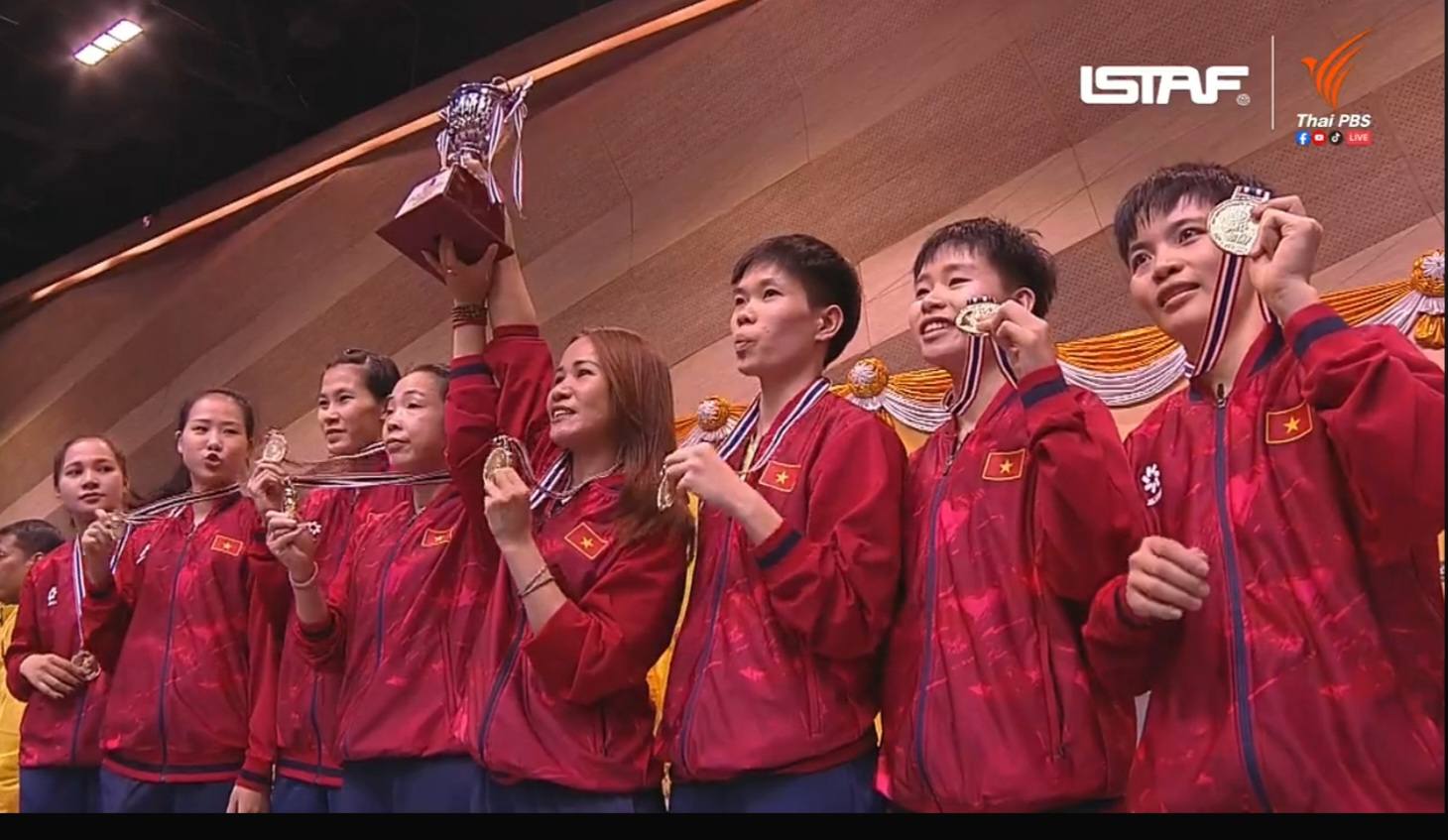 L'equipe feminine de patinage artistique vietnamienne remporte le championnat du monde pour la 3e fois. Photo tiree de la video