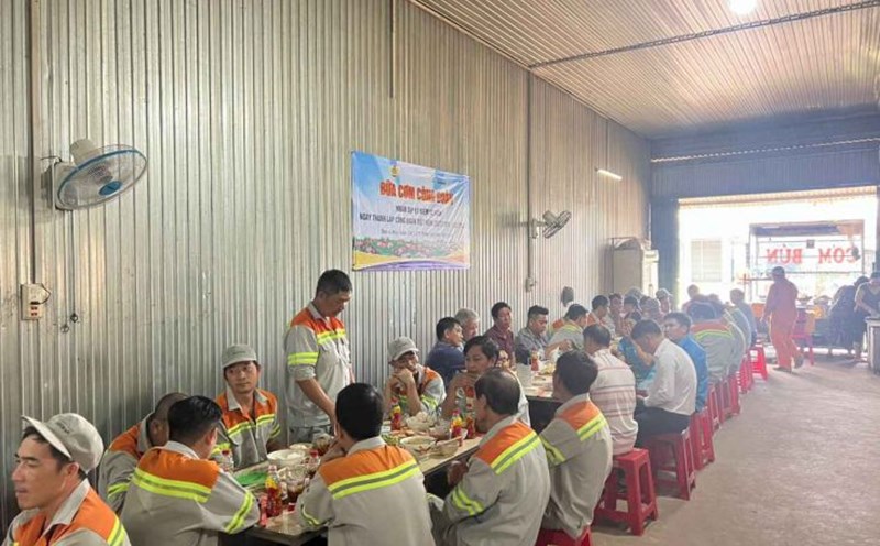 Thanks to collective labor agreements, the lives and working environment of union members and workers in Dak Lak have been increasingly improved. Photo: Bao Trung