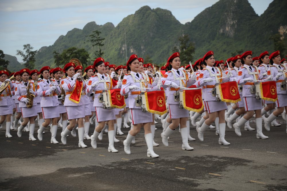Khoi nu quan nhac hop luyen dieu binh dieu hanh. Anh: Tran Vuong