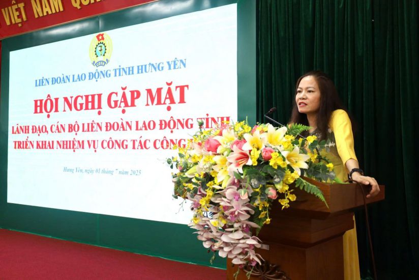 Ba Do Thi Huong - Chu tich Lien doan Lao dong tinh Hung Yen.