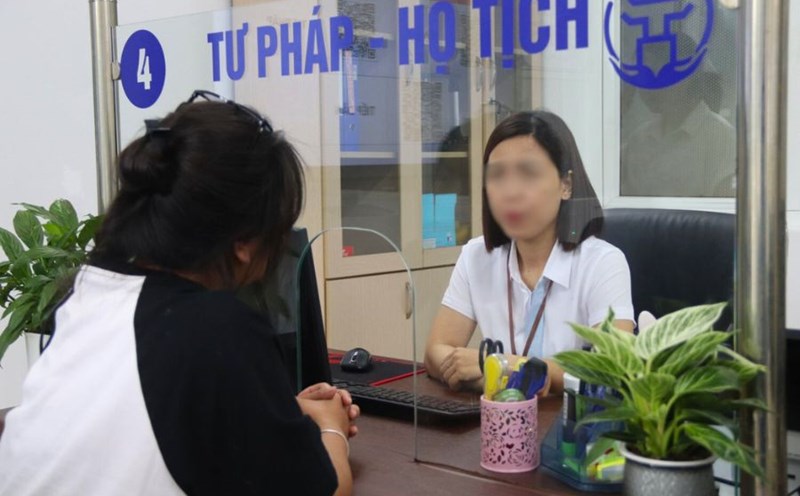 Students renting a room to register for temporary residence are not required to submit notarized documents. Photo: Nhu Ha