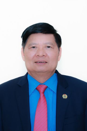 Uy vien Ban thuong vu Dang uy, Pho Chu tich Tong LDLDVN Phan Van Anh