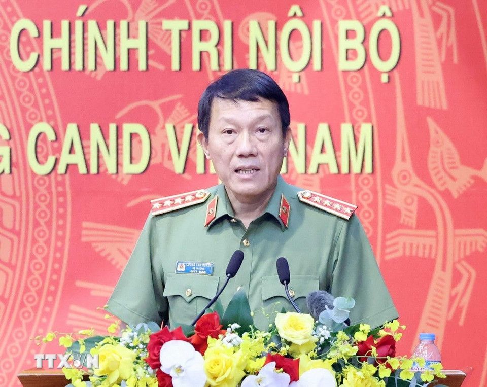 Dai tuong Luong Tam Quang - Uy vien Bo Chinh tri, Bo truong Bo Cong an - phat bieu tai buoi lam viec. Anh: TTXVN
