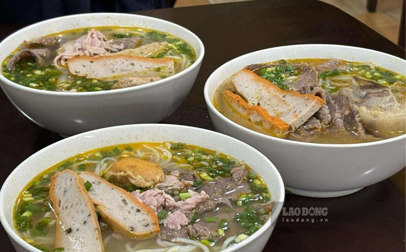 Full bowls of beef noodle soup. Photo: Nguyen Dat