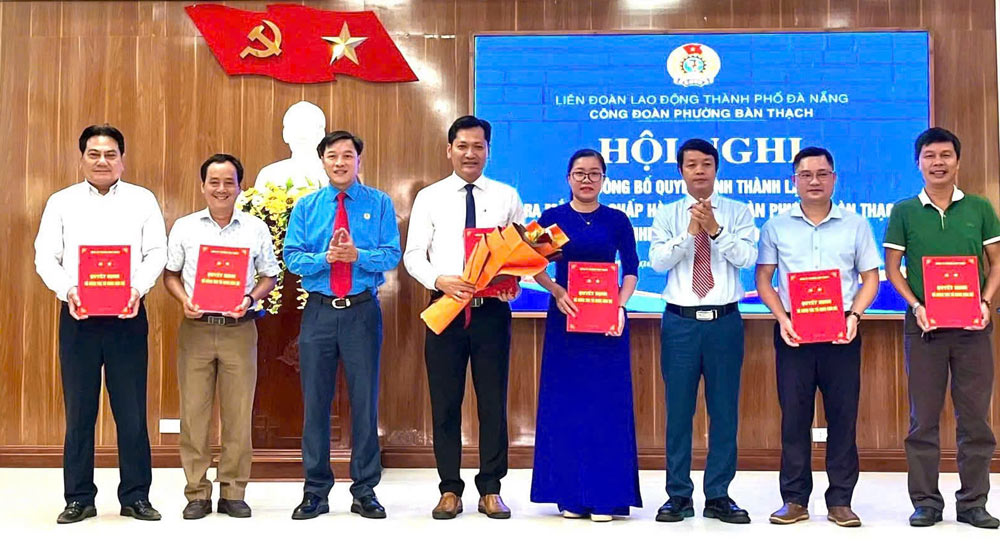 다낭시 반탁빈동 노동조합 집행위원회 출범식. 사진: Tra Van