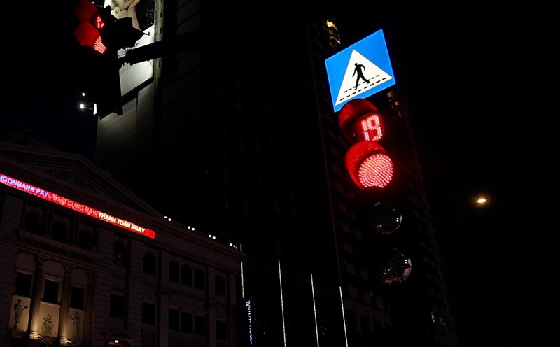 HCMC pilots the installation of LED signs, people hope to install easier-to-see locations