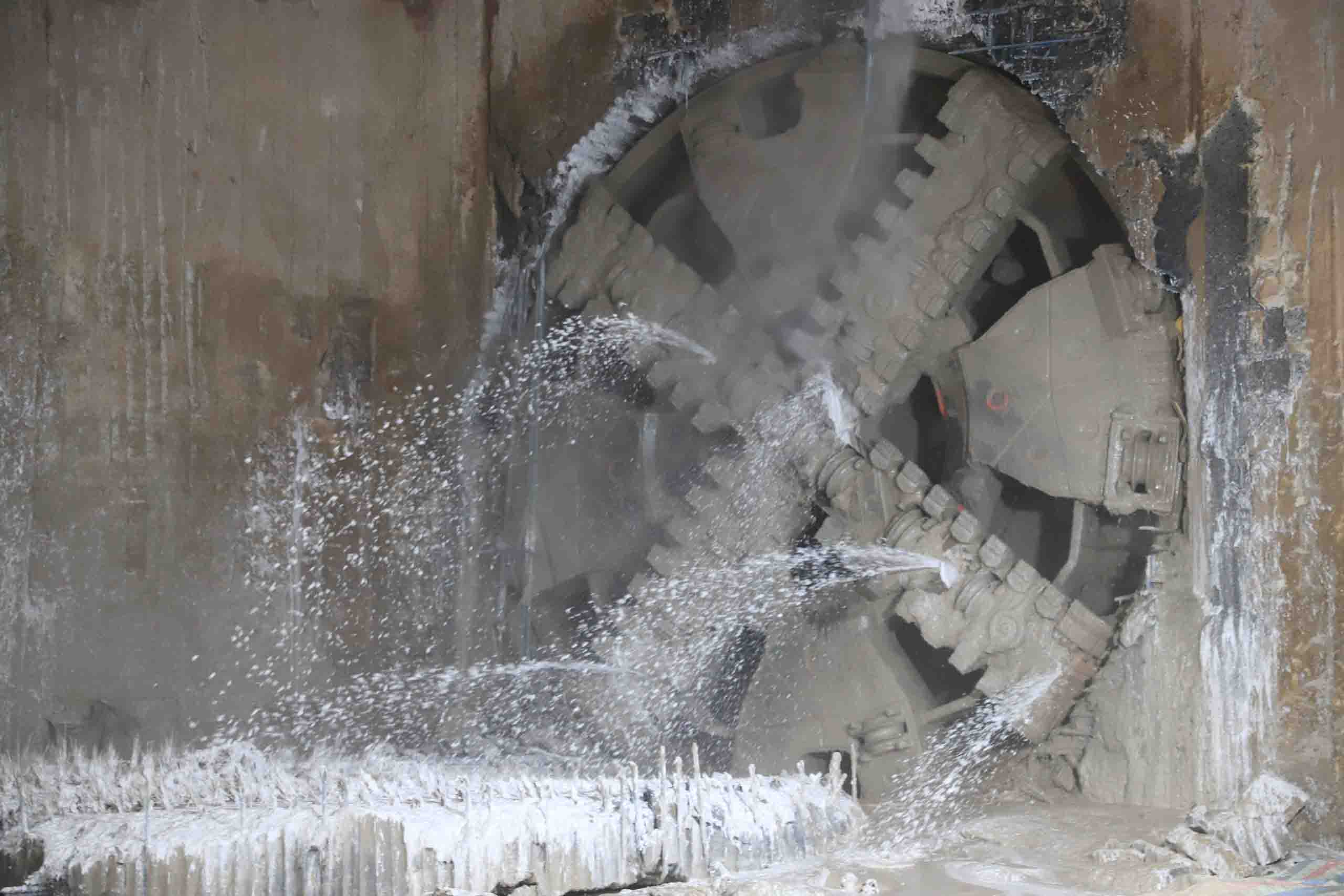 TBM 제다스 기기 제다스가 반미에우 S11역에 도착했습니다. 사진: MRB