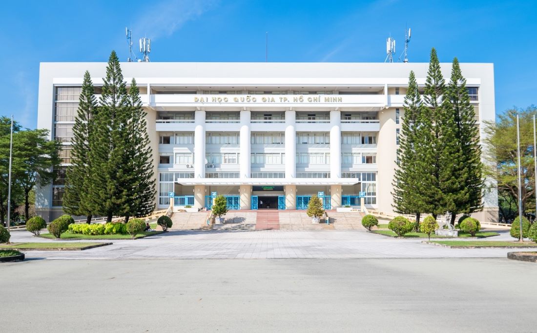 Students of 8 schools under Ho Chi Minh City National University can borrow up to 50 million VND/school year without mortgaging assets. Photo: Manh Quang