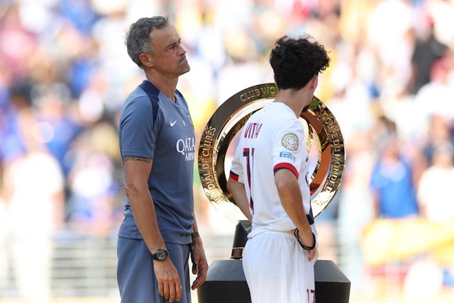 Luis Enrique duong nhu muon chieu mo mot thu mon moi cho PSG.  Anh: AFP