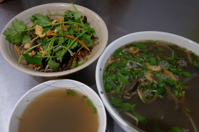 Mon mien luon nuoc va tron tai Mien luon Chan Cam. Anh: Mai Phuong