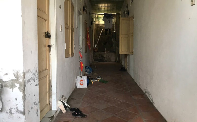 Workers are living in cramped rented rooms in Hoa Binh ward, lacking in all aspects, their dreams of settling down are still far away. Photo: Yen San